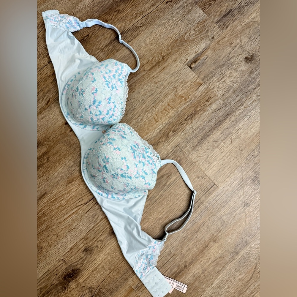 Victoria’s Secret • Body by Victoria Lined Demi Lace Bra - Picture 3 of 12